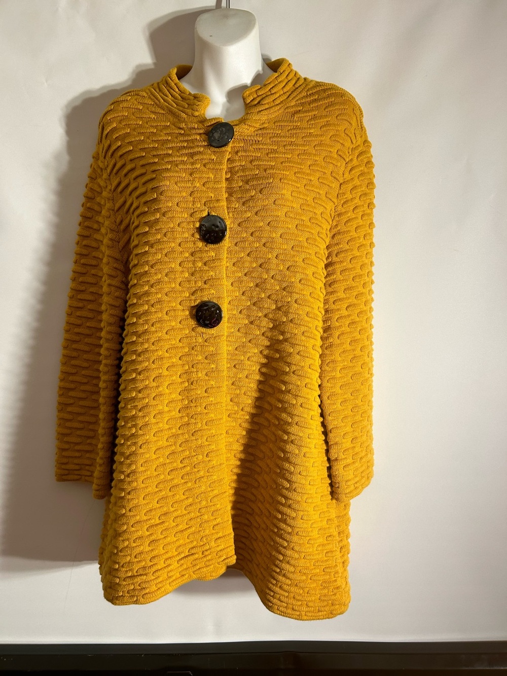JM COLLECTION MUSTARD YELLOW TEXTURE BUTTON FRONT CARDIGAN SWEATER SIZE MEDIUM
